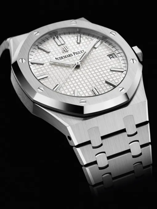 Audemars Piguet Royal Oak Selfwinding Silver 15500ST.OO.1220ST.04 - Image 2