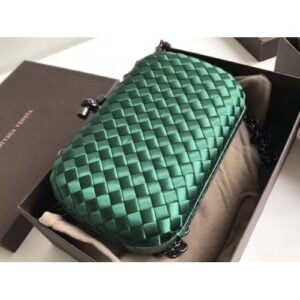 Bottega Veneta Knot Clutch In Boucher Intreccio Green