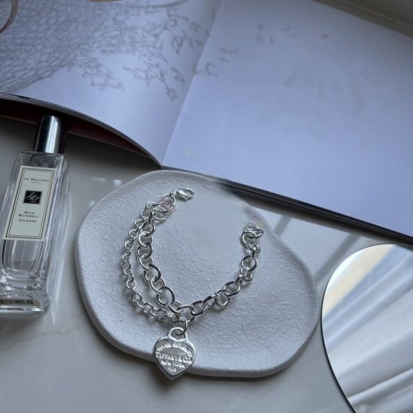 Fake Return To Tiffany Sterling Silver Ladies Elegant Single Heart Tag Pendant Link Bracelet Review - Image 4