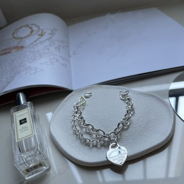 Fake Return To Tiffany Sterling Silver Ladies Elegant Single Heart Tag Pendant Link Bracelet Review - Image 5