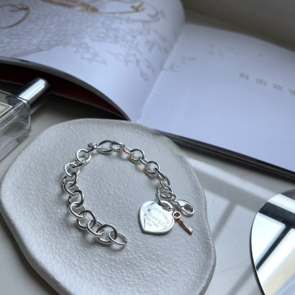 Imitated Return To Tiffany Brand Letter Logo Heart Tag Key Pendant Sterling Silver Link Bracelet Genderless - Image 6