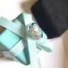 Replica Tiffany Bow Ribbon Bow Crystal Design Round Diamond Women'S Platinum Engagement Ring High Jewelry GRP10900 - Image 5
