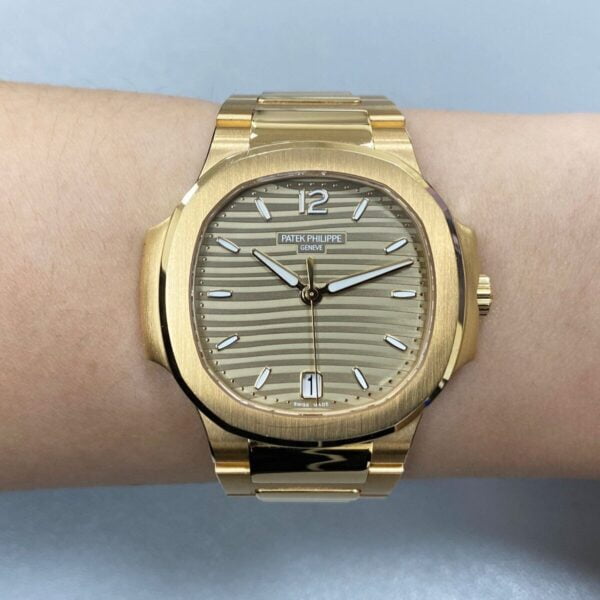 Nautilus 7118 Lady 3KF Rose Gold Green Dial 324 SC