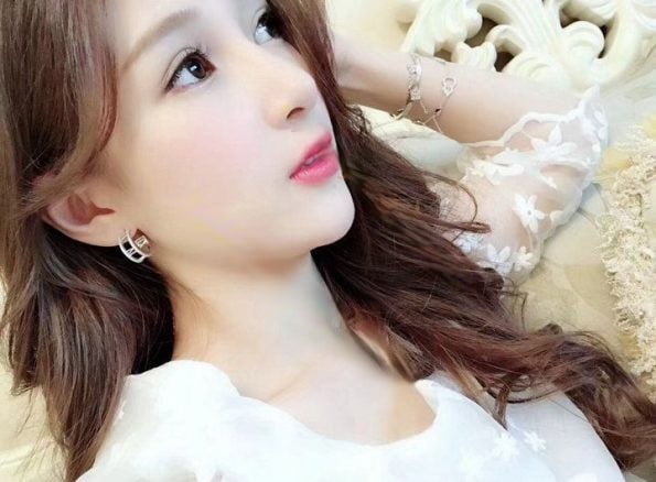 Tiffany Atlas Hollow Sterling Silver Hoop Earrings Studded Crystals Wedding Gift For Lady Price Malaysia - Image 6