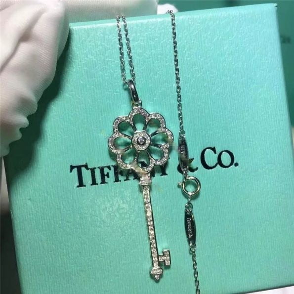 Tiffany Keys Bloom Key Pendant Chain Necklace Flower Shaped Diamonds Jewelry UK - Image 4