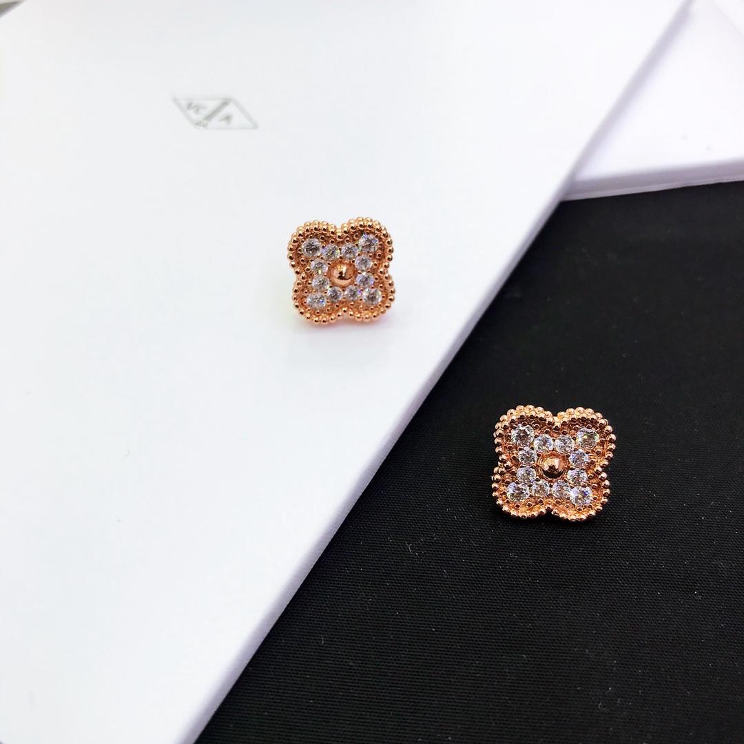 Van Cleef & Arpels Magic Vintage Earrings With Diamond 3 Colors - Image 6