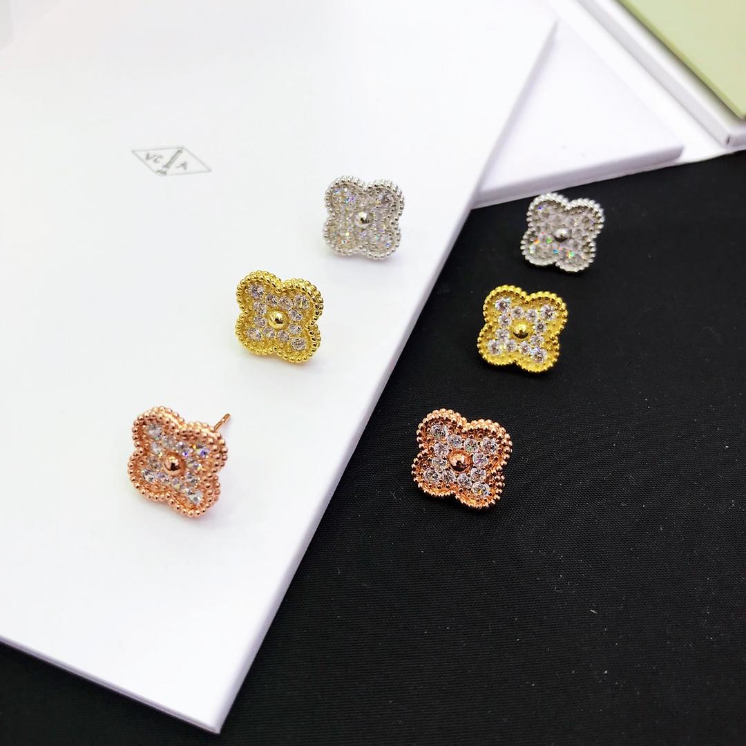 Van Cleef & Arpels Magic Vintage Earrings With Diamond 3 Colors - Image 4