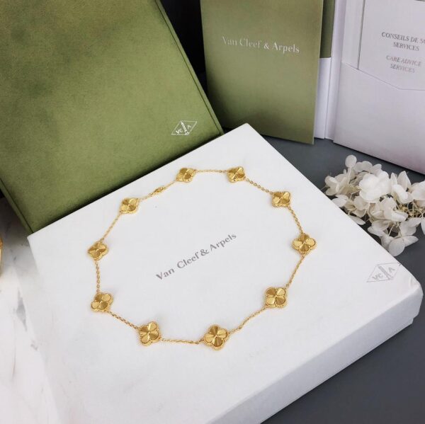 Van Cleef & Arpels Vintage Alhambra long necklace 10 Motifs Guilloche Yellow Gold - Image 5