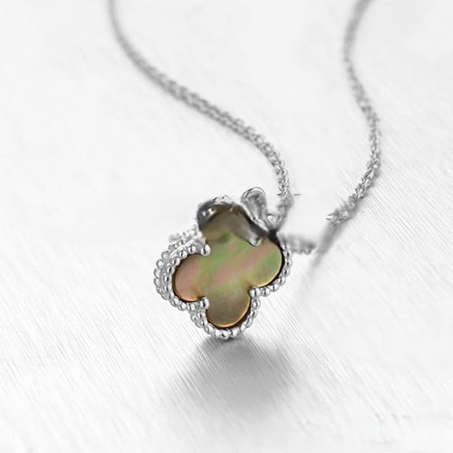 Van Cleef & Arpels Vintage Alhambra Pendant White Gold Colorful Mother Of Pearl 15mm - Image 4