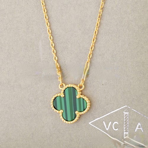 Van Cleef & Arpels Vintage Alhambra Pendant Yellow Gold With Malachite Mother Of Pearl 15mm - Image 4