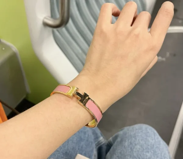 Hermes Clic H bracelet, Pink Enamel, Rose Gold - Image 8