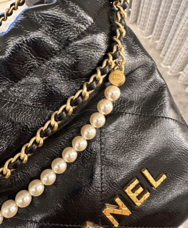 Chanel 22 Mini Handbag Black - Image 6
