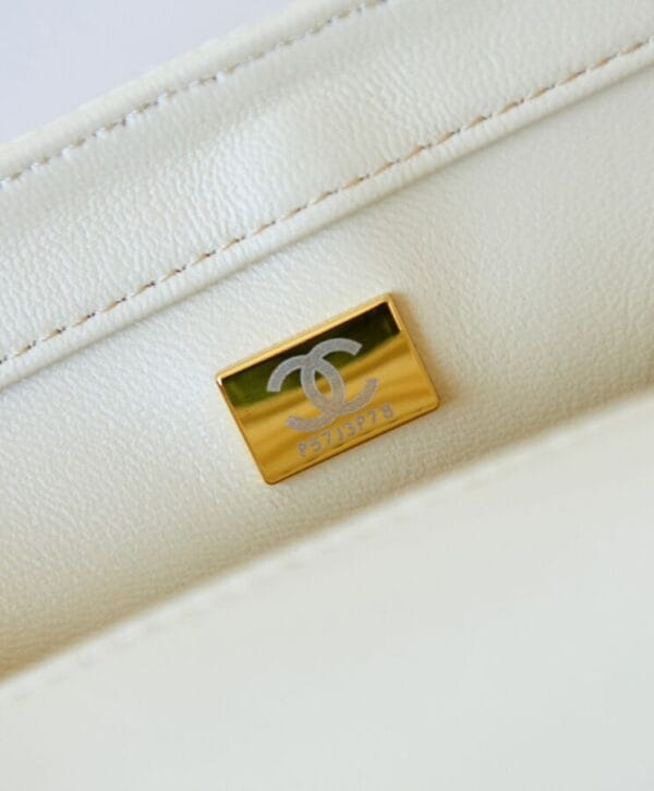 Chanel Flap Bag AS3965 Purple - Image 6