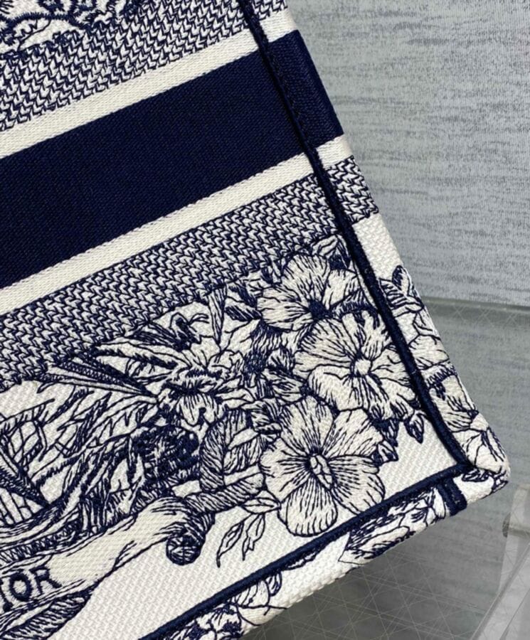 Dior Medium Dior Book Tote - Image 6