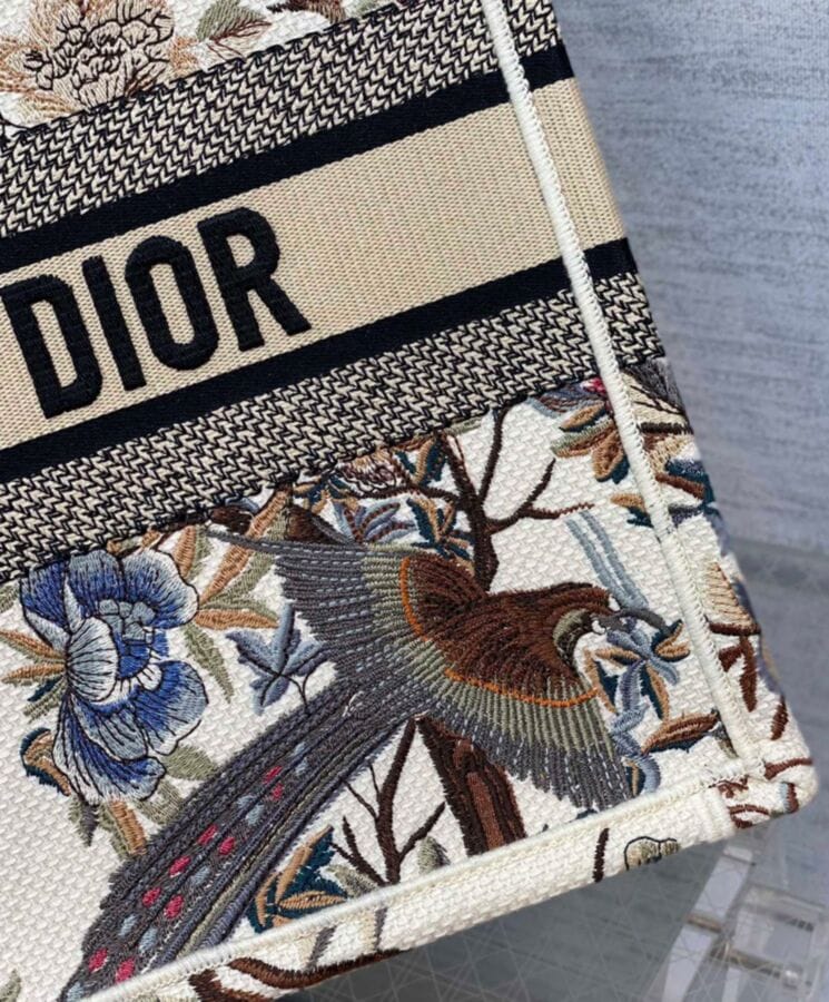 Dior Medium Dior Book Tote Cream - Image 5