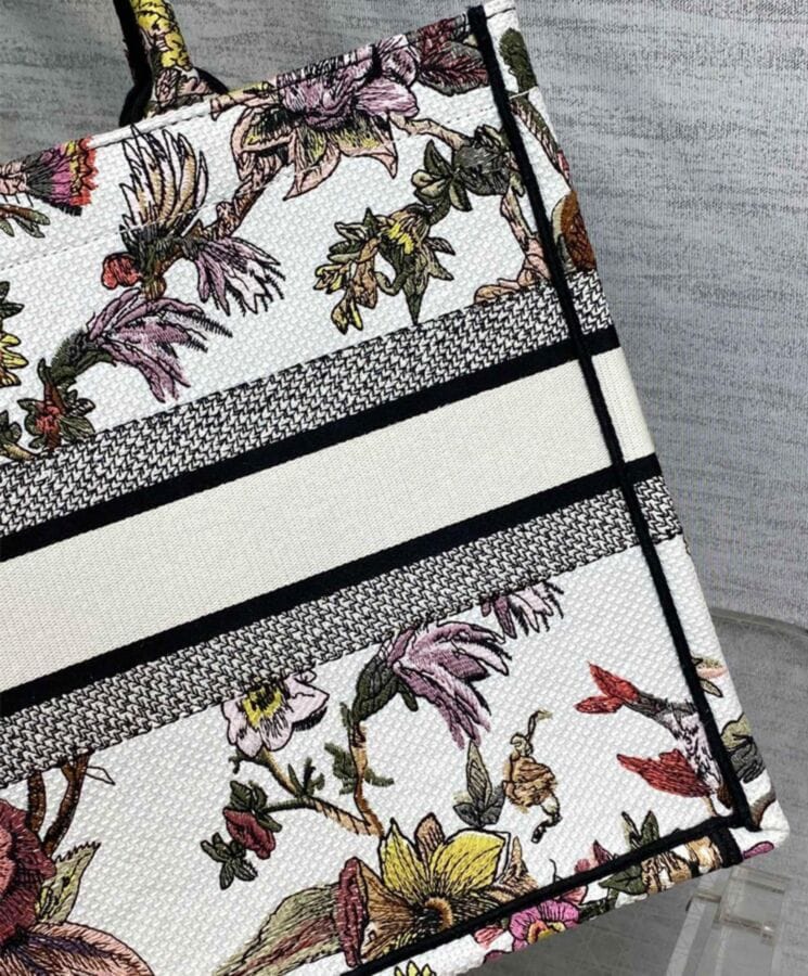 Dior Medium Dior Book Tote Cream - Image 5