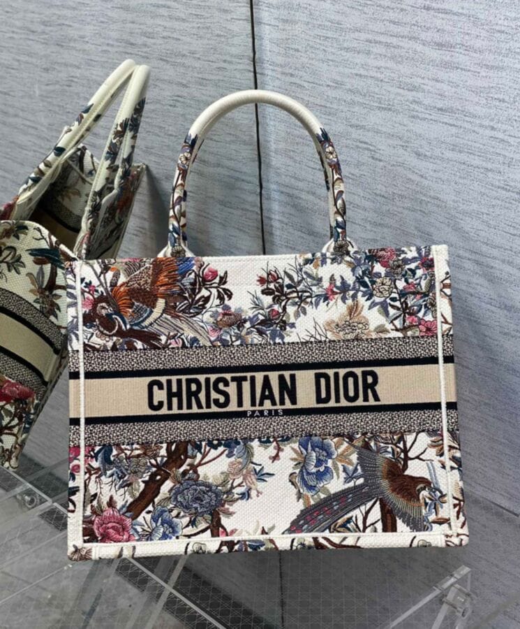 Dior Medium Dior Book Tote Cream - Image 4
