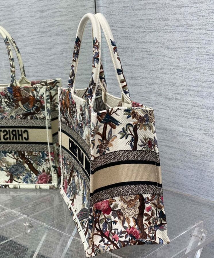 Dior Medium Dior Book Tote Cream - Image 3