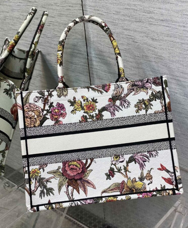 Dior Medium Dior Book Tote Cream - Image 2