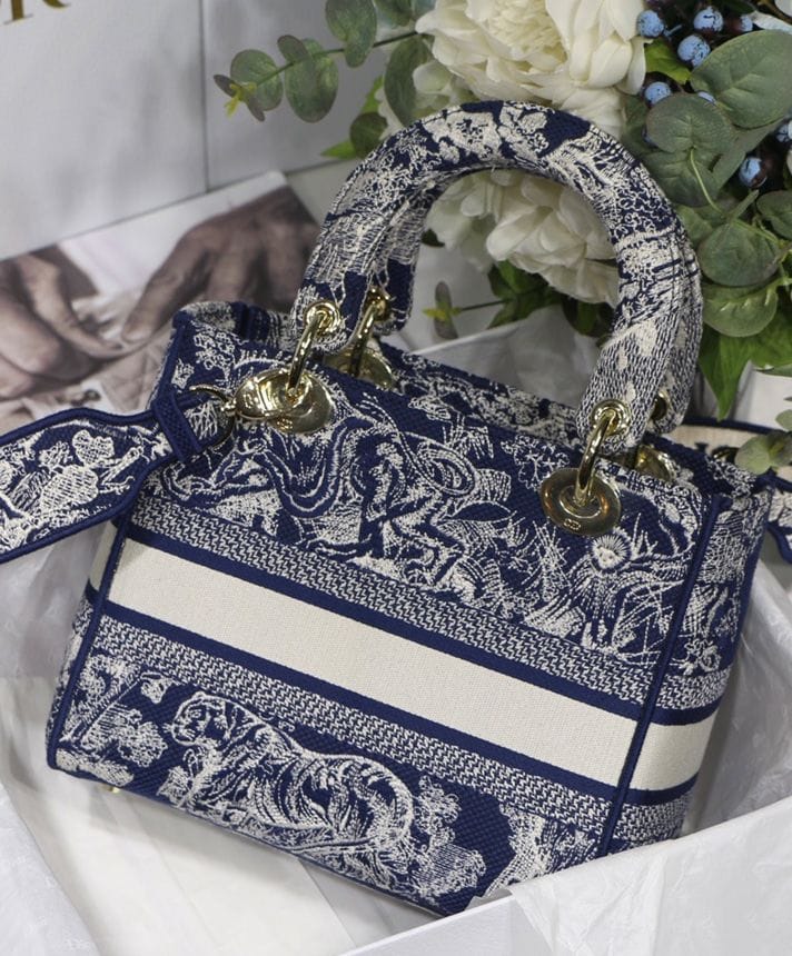 Dior Medium Lady D-Lite Bag - Image 2