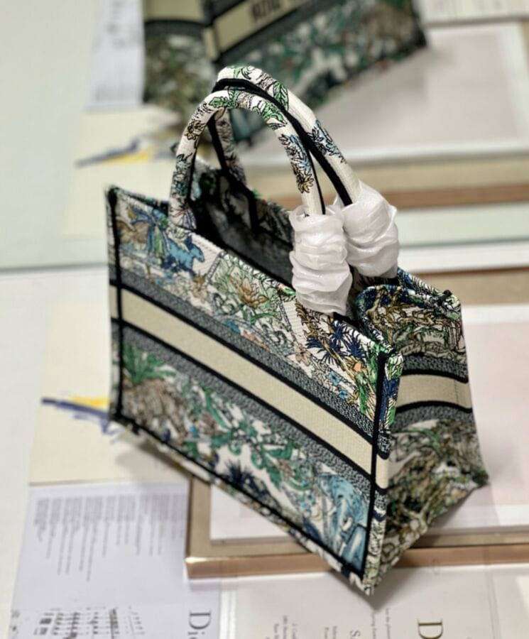 Dior Small Dior Book Tote Green - Image 5