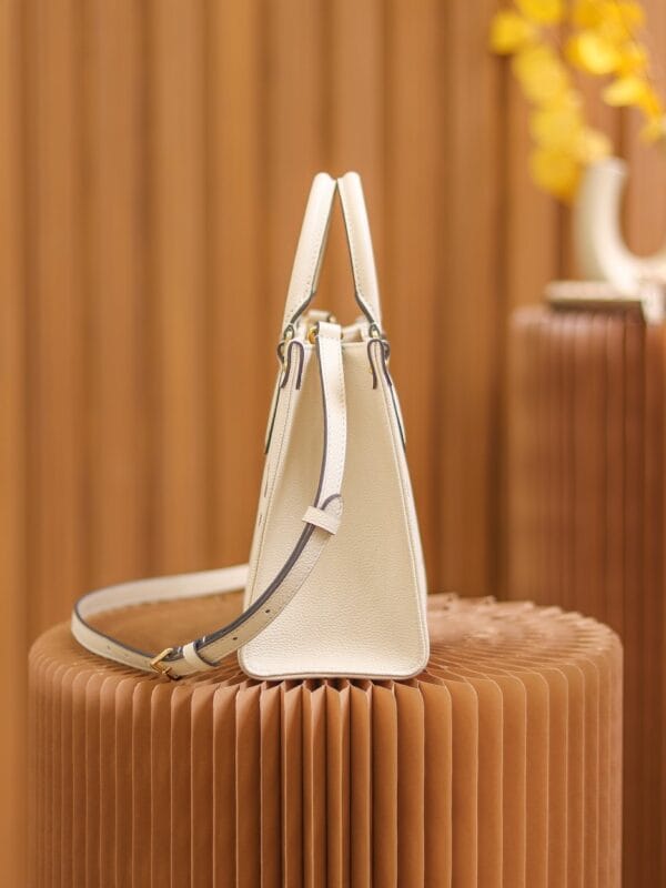 LV M45654 OnTheGo PM Bag - Image 2