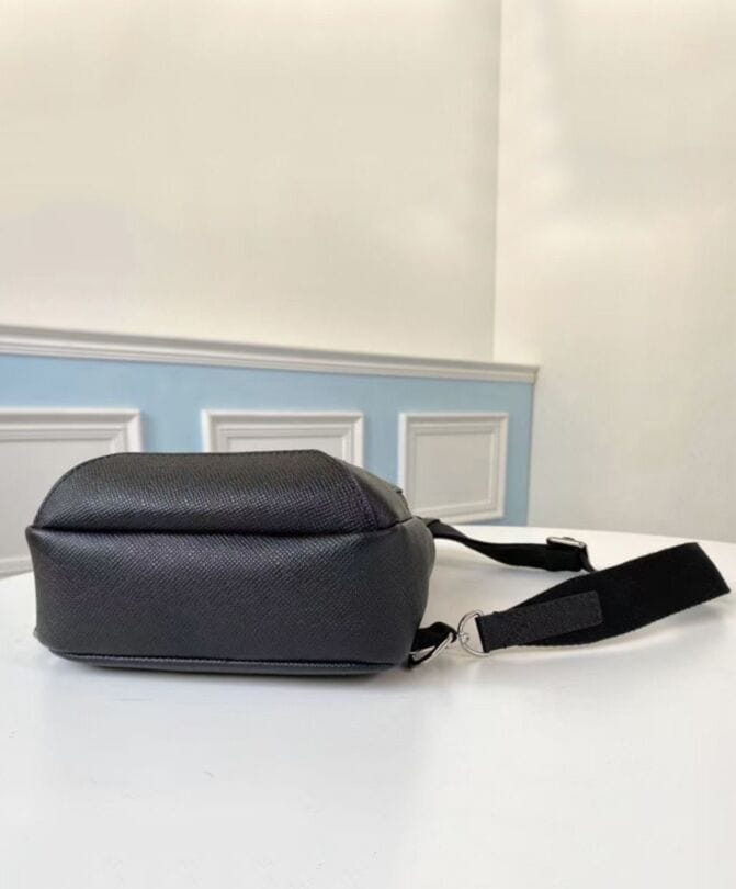 Louis Vuitton Avenue Sling Bag M30443 Black - Image 5