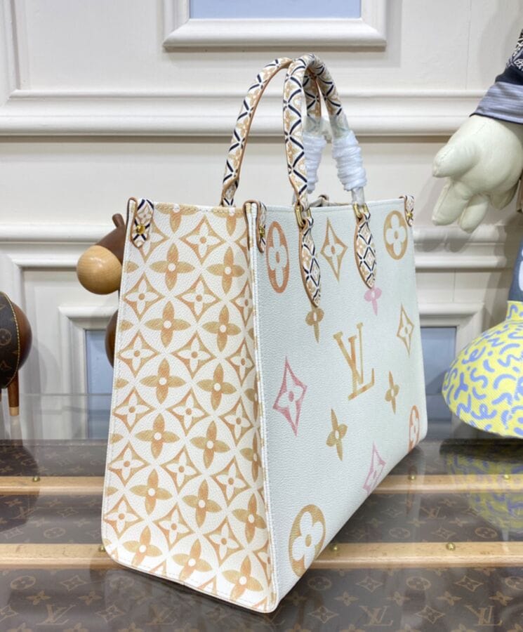 Louis Vuitton OnTheGo MM M22975 Apricot - Image 3