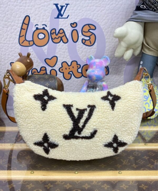 Louis Vuitton Over The Moon M23321 Cream - Image 4